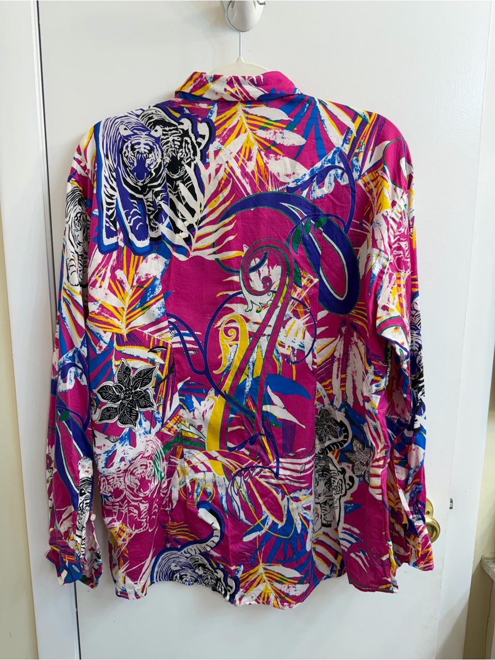 Etro Men's Bold Magenta Tropical Button-Down Shirt - Picture 7 of 8